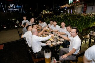 nha-hang-lien-hoan-cuoi-nam-1