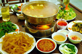 cach-nau-lau-cua-dong-banh-1